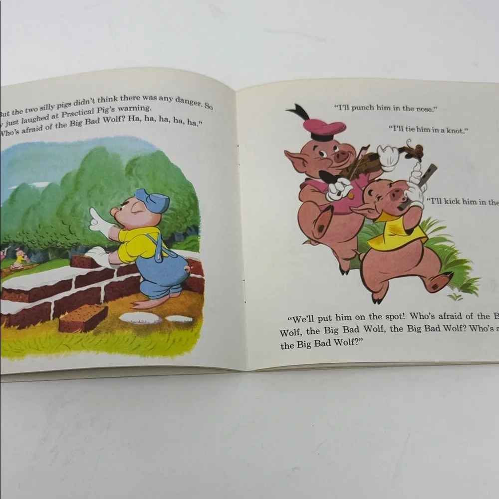 Vintage Walt Disney “The Three Little Pigs”Storybook (BOOK ONLY -NO TAPE)